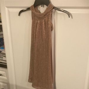 Nine West shimmering top. Size XL. Rose cor with gold threads